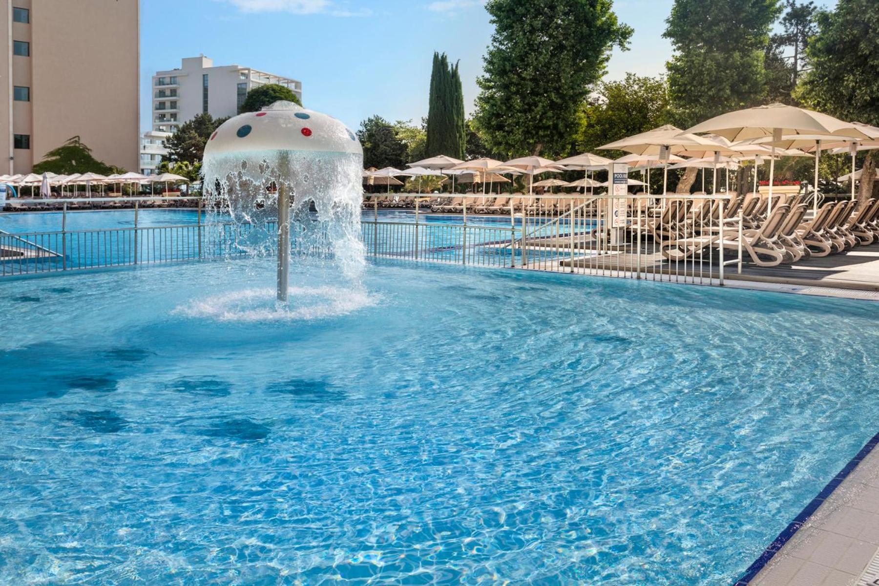 Melia Grand Hermitage All Inclusive Golden Sands Esterno foto The swimming pool at the hotel