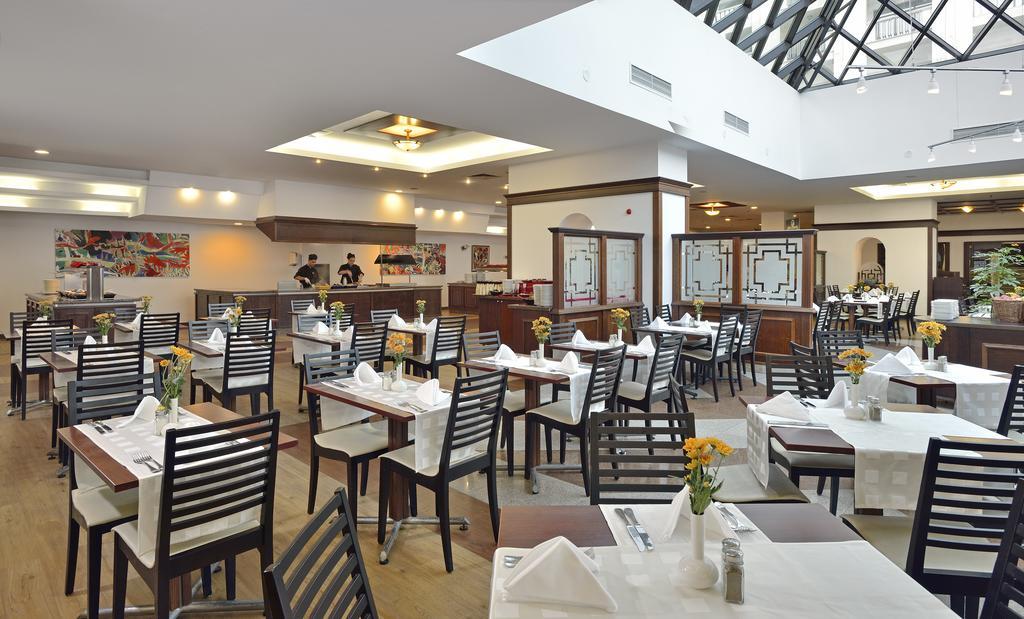 Melia Grand Hermitage All Inclusive Golden Sands Esterno foto The restaurant