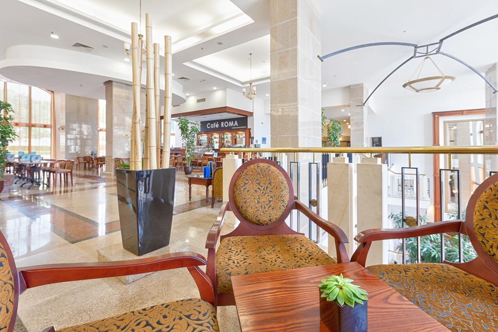 Melia Grand Hermitage All Inclusive Golden Sands Esterno foto The lobby of the hotel