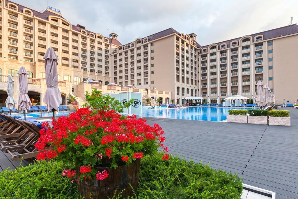 Melia Grand Hermitage All Inclusive Golden Sands Esterno foto The hotel's swimming pool